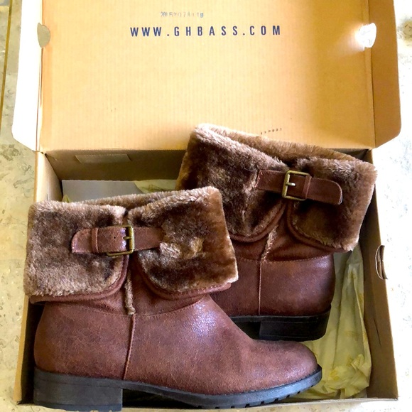 NEW Brown Faux Fur Trimmed Bass Booties - Picture 1 of 5